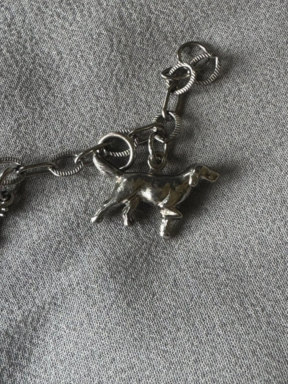 Vintage 925 Sterling Silver Charm Bracelet w/ 6 Sterling Silver Charms - Picture 10 of 12